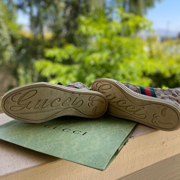 Gucci all the way! - Picture 2 of 6